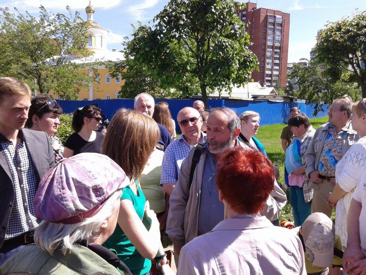 На народном сходе в парке Малиновка – июнь 2015 года