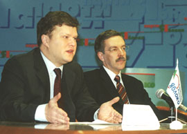 Сергей Митрохин и Александр Шишлов на пресс-конференции 6 февраля 2003 г. фото: Ольга Швейцер