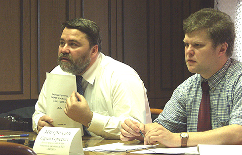 Игорь Артемьев и Сергей Митрохин на пресс-конференции в Госдуме 22 мая 2003 г.  фото: Сергей Локтионов