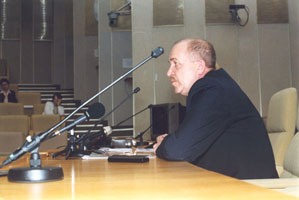 В.Останин на пресс-конференции в Малом зале ГД, 26 апреля 2001 года