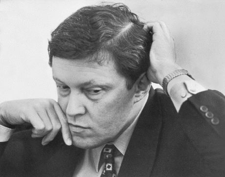 Лидер 'Яблока' считает: что для Запада 100 дней, то для России - шесть месяцев