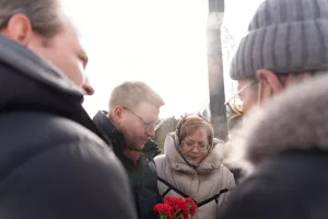 Возложение цветов к памятнику жертв политических репрессий