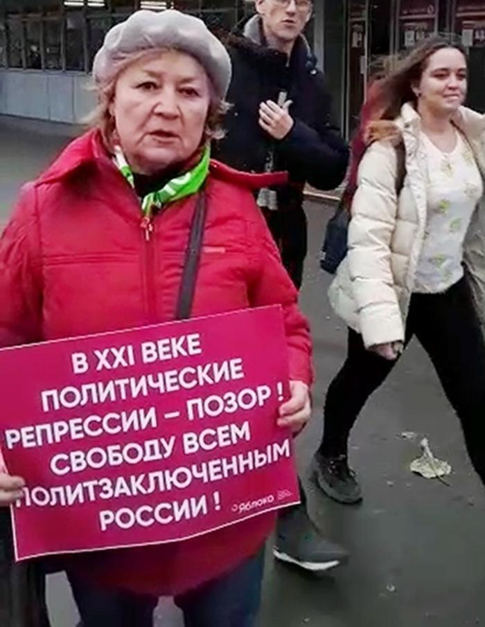 yJYQV7UF0gQ_1.jpg