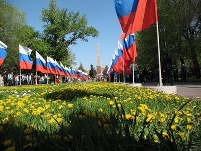 Возложение венков 8 мая 2011 г.